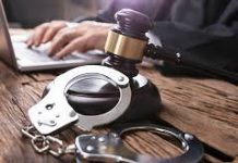 Luật sư được yêu cầu bào chữa có quyền từ chối không?