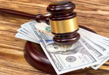 Luật sư trợ giúp pháp lý đòi tiền của đương sự trong quá trình lấy lời khai thì có vi phạm pháp luật hay không?