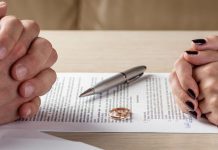 Hồ sơ ly hôn đơn phương bao gồm những gì?