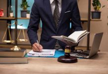 Luật sư có quyền không tố giác thân chủ của mình hay không?