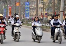 Mức phạt khi giao xe máy cho người chưa đủ tuổi