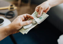 Hành vi bán dâm bị áp dụng hình thức xử phạt vi phạm hành chính như thế nào?