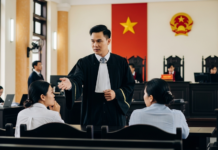 Các yếu tố ảnh hưởng đến phí thuê luật sư bào chữa