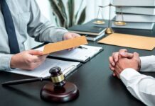 Tranh chấp về giải tỏa mặt bằng phục vụ các công trình công cộng, lợi ích quốc gia và mức đề bù khi được giải tỏa.