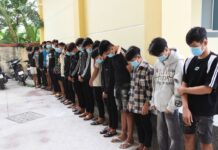 Hành hung người can thiệp bảo vệ trật tự công cộng