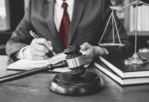 Các tiêu chí lựa chọn luật sư uy tín